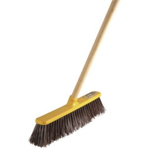 137715_vassoura_tipo_gari_cepa_de_plastica_4_fileiras_50_cm_6_pcs